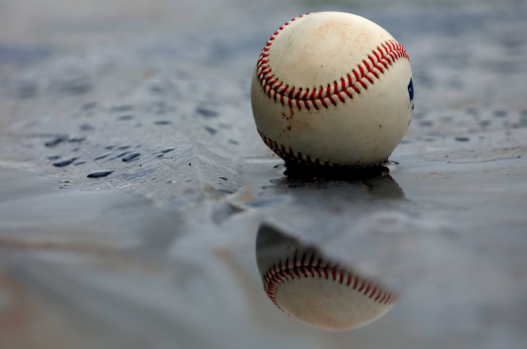 Rain shows during Saturday workout at Spring Training